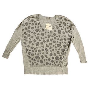 Lucky Brand Women’s Size M Pullover Sweater V-Neck Leopard Print Side Zippers